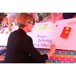 Sozialdezernentin Dr. Patricia Becher gratuliert 14 Kitas zum 50. Geburtstag