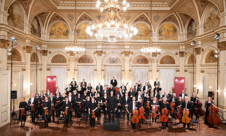 Orchester im festlichen Saal