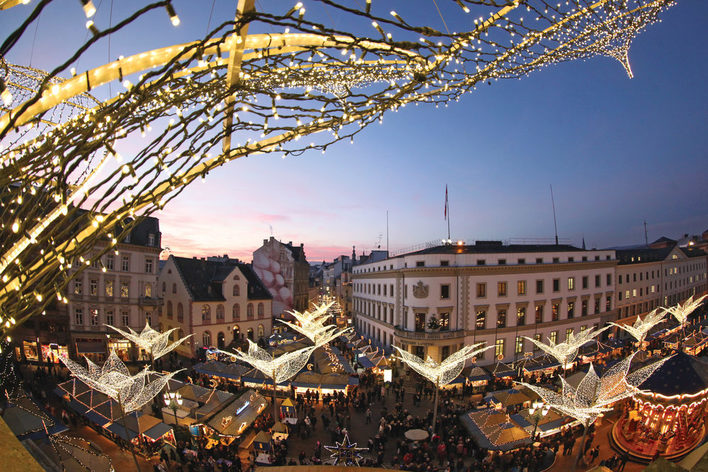 Blick von oben auf den Sternschnuppenmarkt - Heiko Kubenka