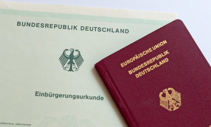 Deutscher EU- Reisepass und Einbürgerungsurkunde