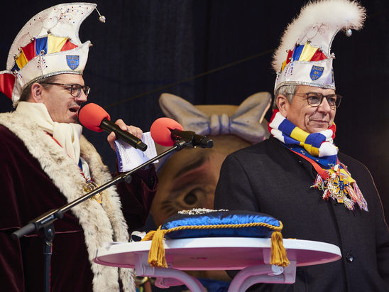 Proklamation der Fastnacht/li. Dacho-Chef Simon Rottloff+OB Gert-Uwe Mende