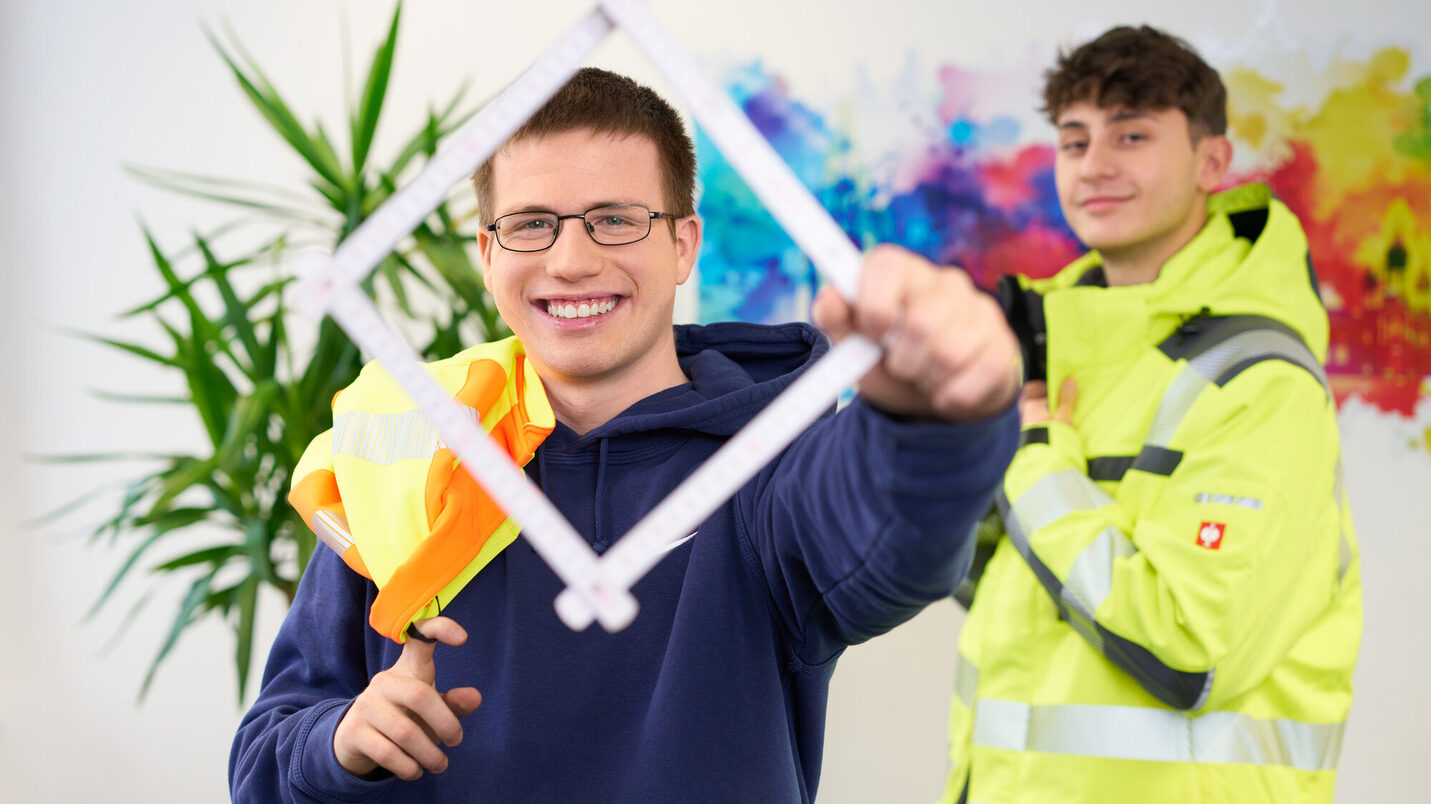 Alexander F. + Daniel S., Auszubildende zum Vermessungstechniker