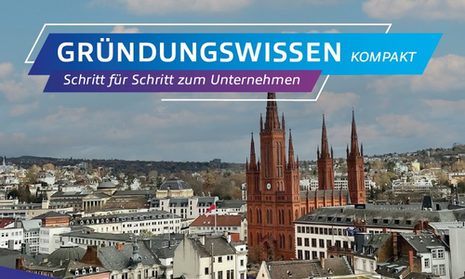 Kirche im Hintergrund, davor Schrift "Gründerwissen kompakt".