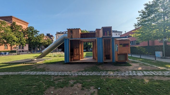 Spielcontainer vor der Marktkirche